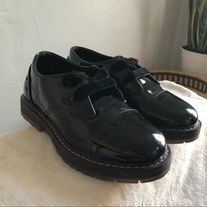 Zara kids black patent leather kids shows Size: 26